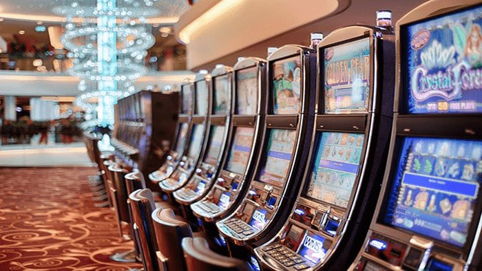 Tim dukungan jebol togel sedang membantu pengguna melalui Live Chat